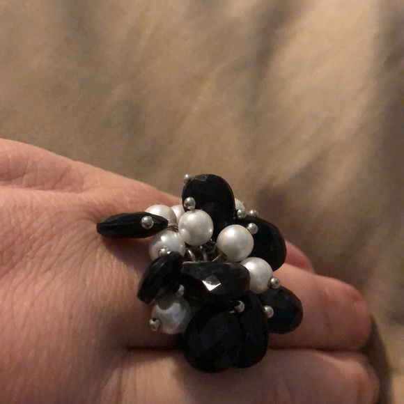 Black and white ring - Picture 1 of 2